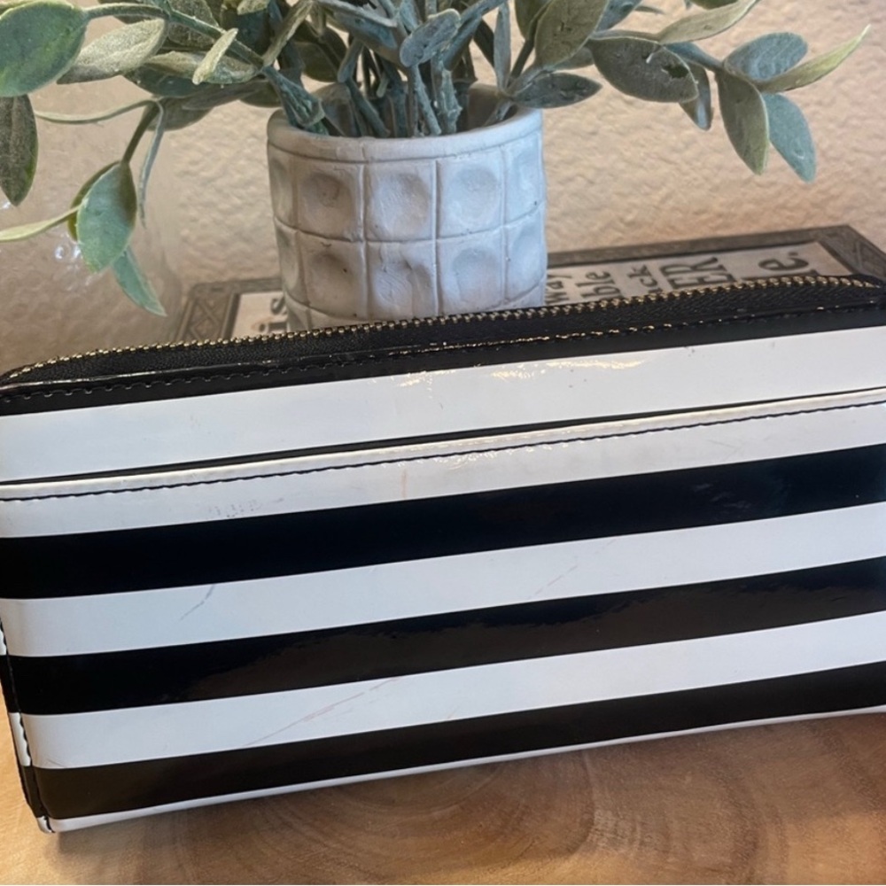Kate Spade Black and White Striped Wallet - Picture 3 of 11